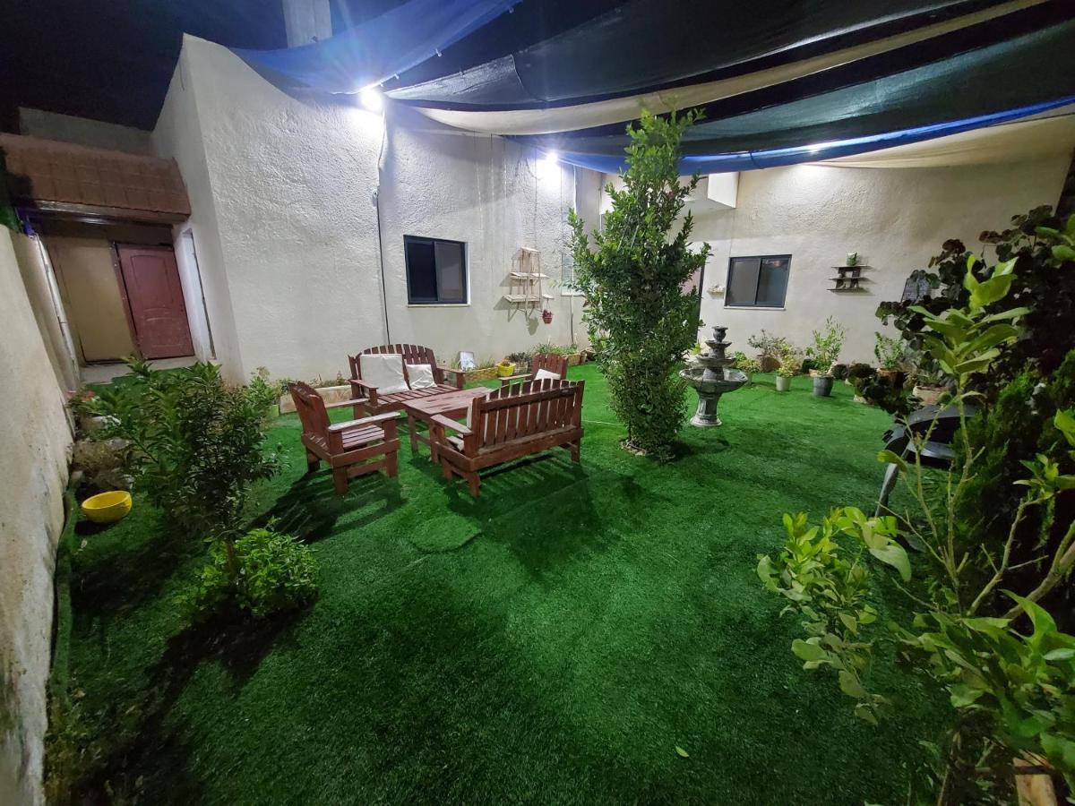 Steele Honey Bed & Breakfast Йерихон Екстериор снимка